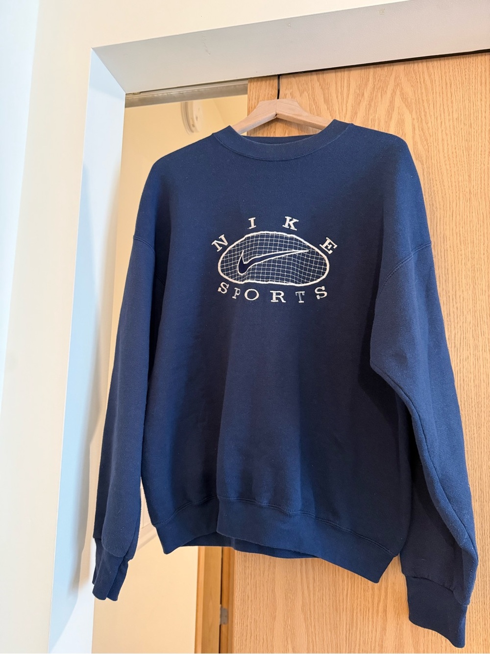 SOLD ‼️ Vintage Nike Sports Sweatshirt